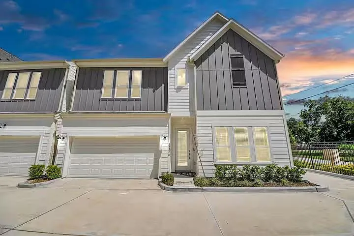 3 bed, 2.5 bath, 1953 sqft, $2,600 — Photo 1