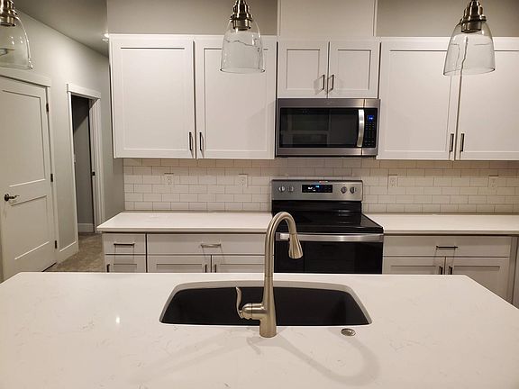 3rd image of 3407 Oster Dr