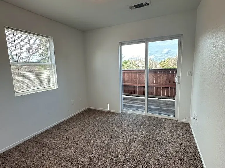 lakeside825 — Photo 19