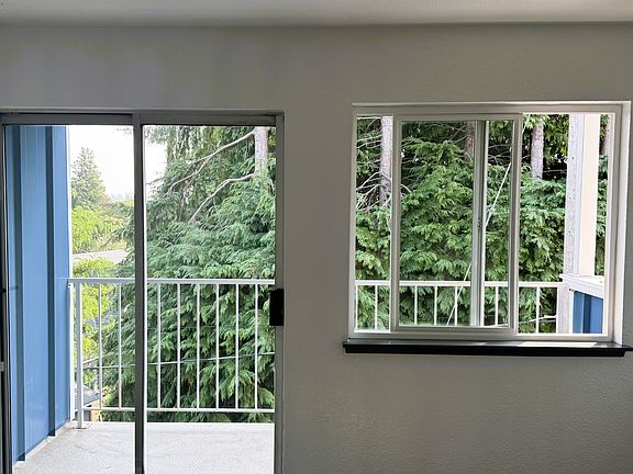 5th image of 5616 15th Ave NE APT 304