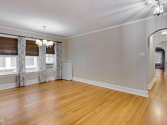 4th image of 7548 N Oakley Ave APT 1N