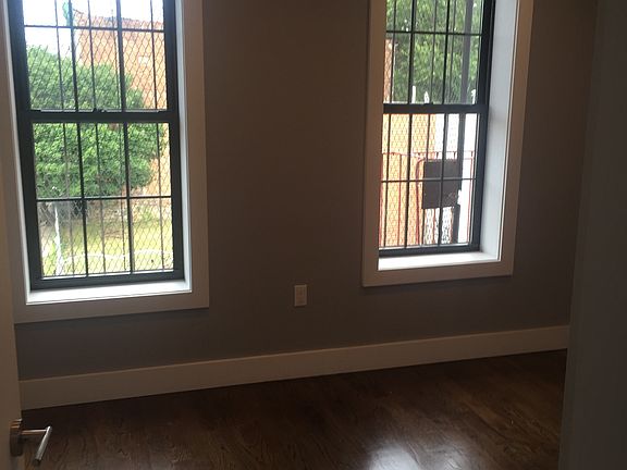 3rd image of 429 Throop Ave #1