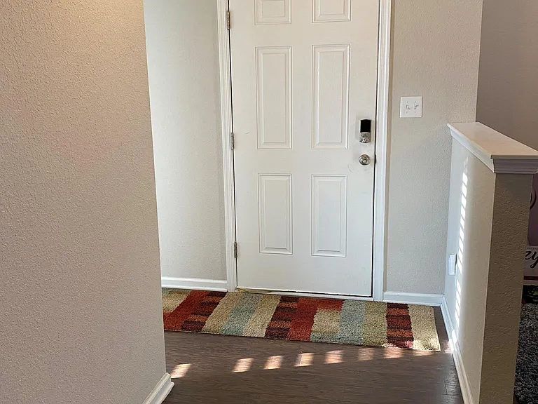 6019 Newington Pl — Photo 2