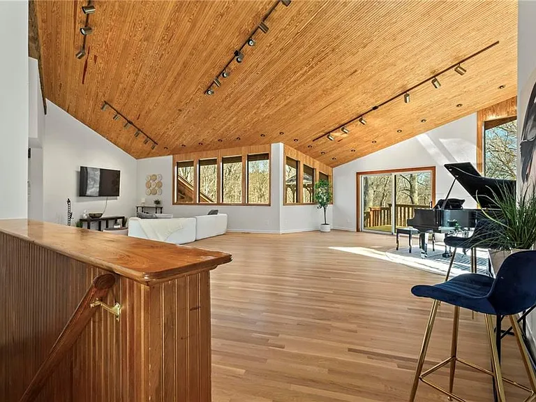 120 Laurel Dr NE — Photo 18