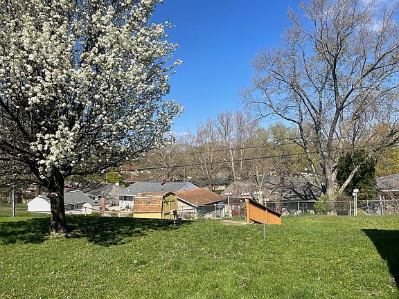 3rd image of 3604 Crosby St