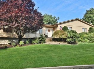 141 Schweizer Ln, Bardonia, NY 10954