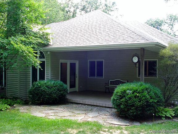 3rd image of 111 Oakview Dr