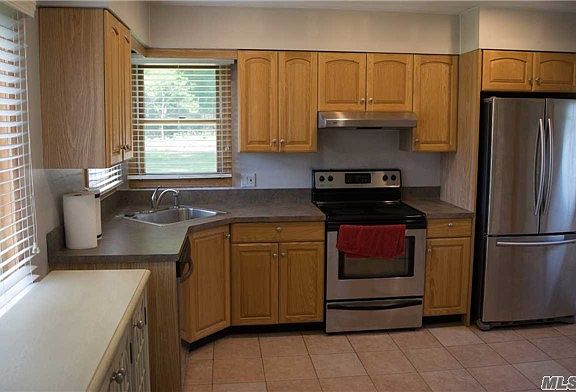 3rd image of 1400 Gin Ln
