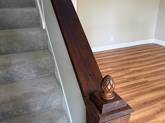 4th image of 53 Corey Colonial