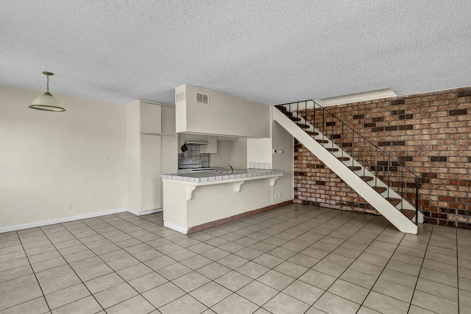 2 bed, 840 sqft, $1,595 — Photo 4