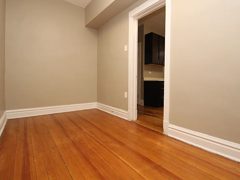 1841 N Hermitage Ave #CH1 — Photo 7