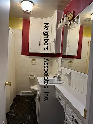 305 E Parrish Dr — Photo 6