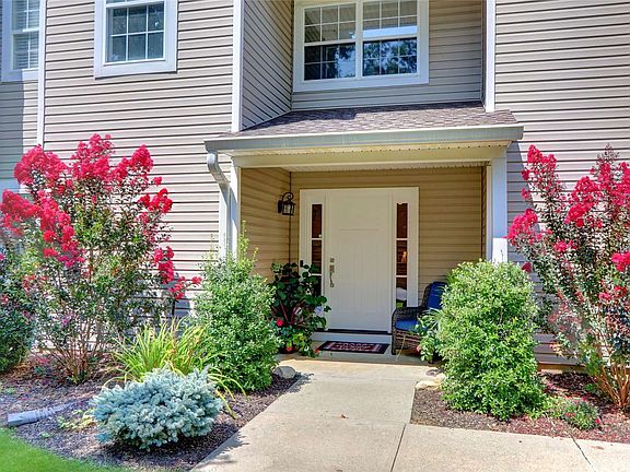 4th image of 90 Erik Dr Unit 90
