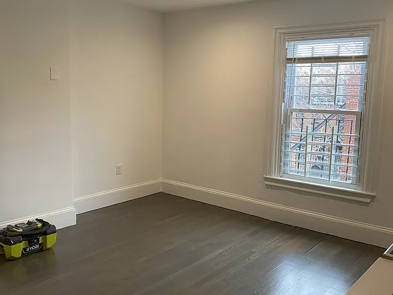 225 Newbury St #2R — Photo 4