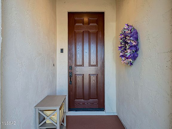 3rd image of 1546 E Blue Granite Dr