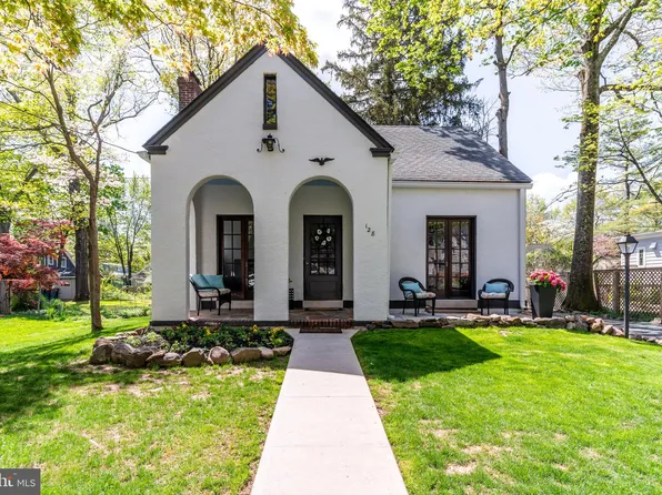 128 Voorhees Ave, Pennington, NJ 08534
