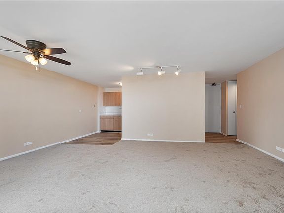 5th image of 5701 N Sheridan Rd APT 7G