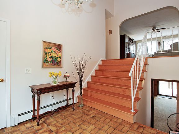 2nd image of 14 Victor Ln