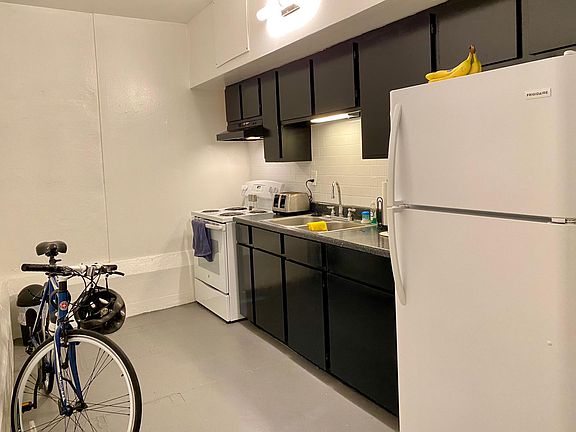 3rd image of 117 Blue Star APT 3