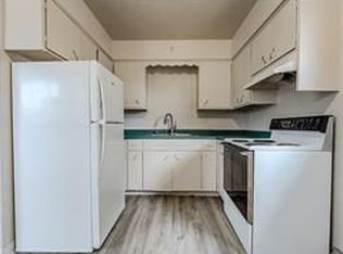 921 19th St S APT 4, Moorhead, MN 56560