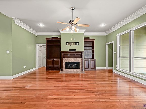 4th image of 18319 Lake Harbor Ln