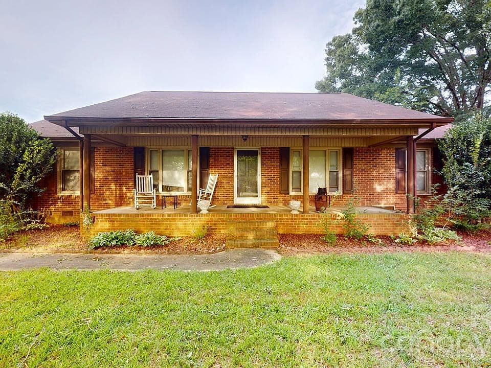 1st image of 2605 Kimberly Dr