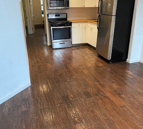 3rd image of 467 Kosciuszko St #2