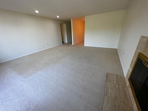 4th image of 1809 180th Ave NE