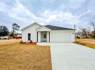 209 N Washington St, Hahira, GA 31632