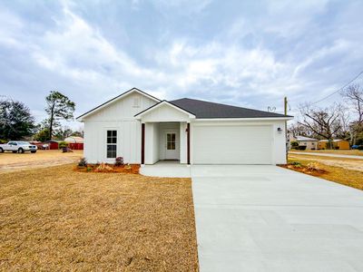 209 N Washington St, Hahira, GA, 31632