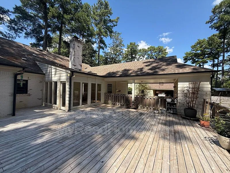 5 bed, 3.5 bath, 3590 sqft, $3,595 — Photo 4