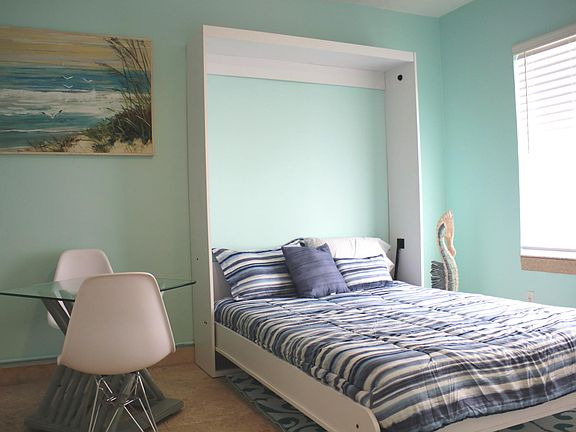 5th image of 3700 Collins Ave #108
