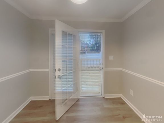 3rd image of 6291 Hampstead Ln