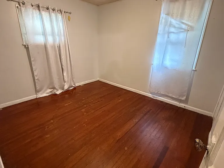 921 N Dearborn St — Photo 11