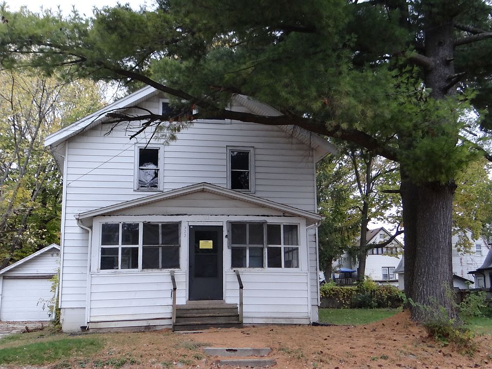 1st image of 322 N Sunset Ave