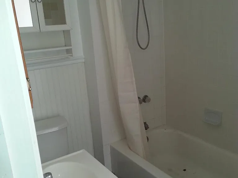1930 Bainbridge St #3 — Photo 9