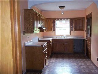2nd image of 102 Hilltop Pl