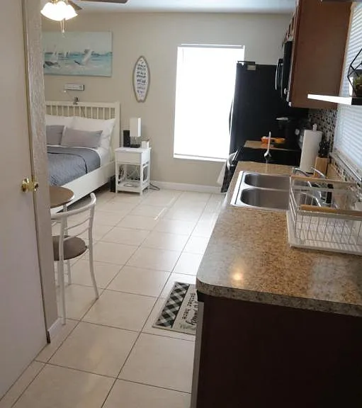 807 Adams St — Photo 13