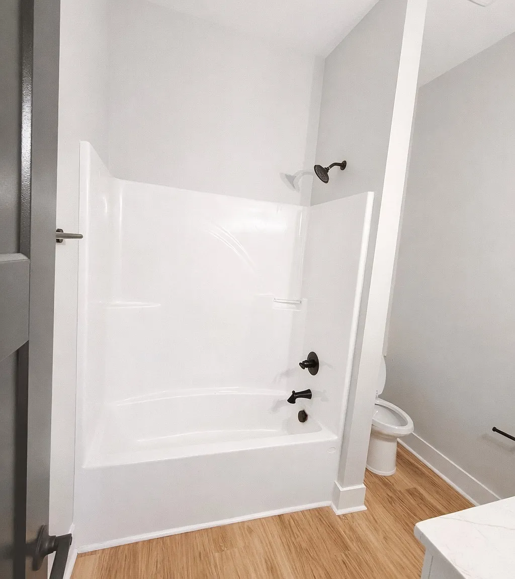 3 bed, 1300 sqft, $1,700 — Photo 4