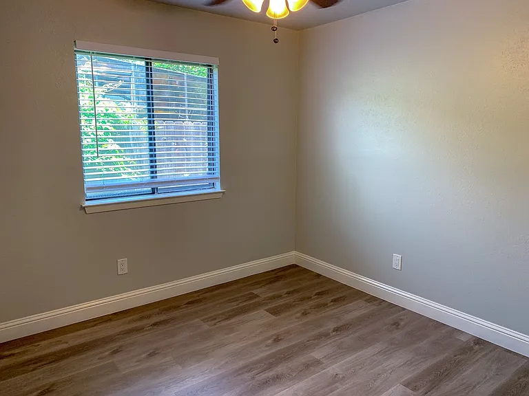 1604 Holstein Dr — Photo 22