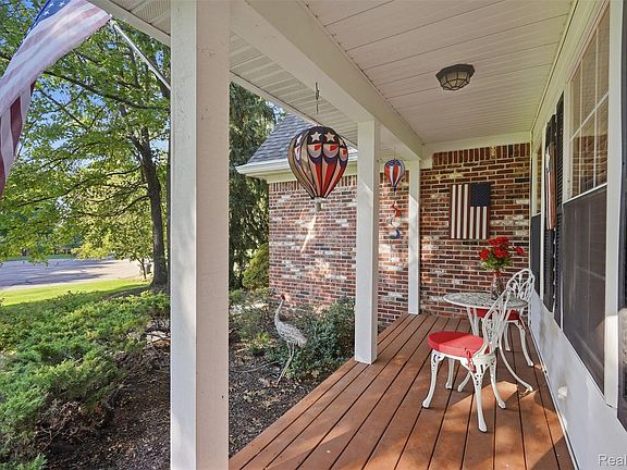 5th image of 4909 Yax Pointe Dr