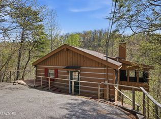 942 Vixen Run, Gatlinburg, TN 37738