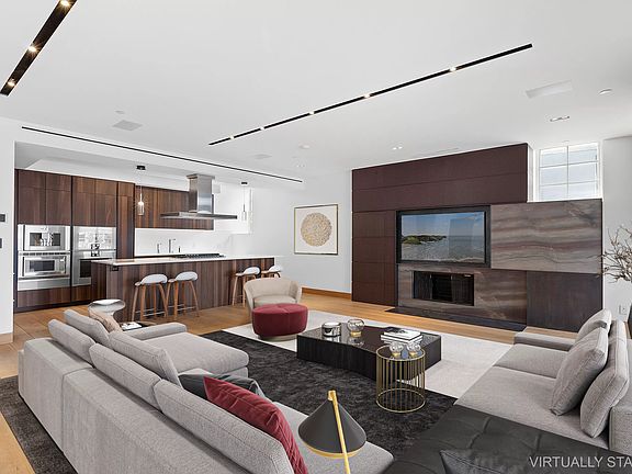 3rd image of 41 Warren St