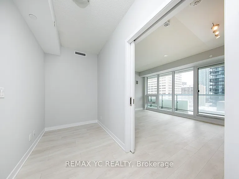 2221 Yonge St #1201 — Photo 3