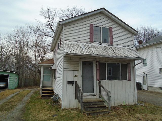 1st image of 1305 Bank St