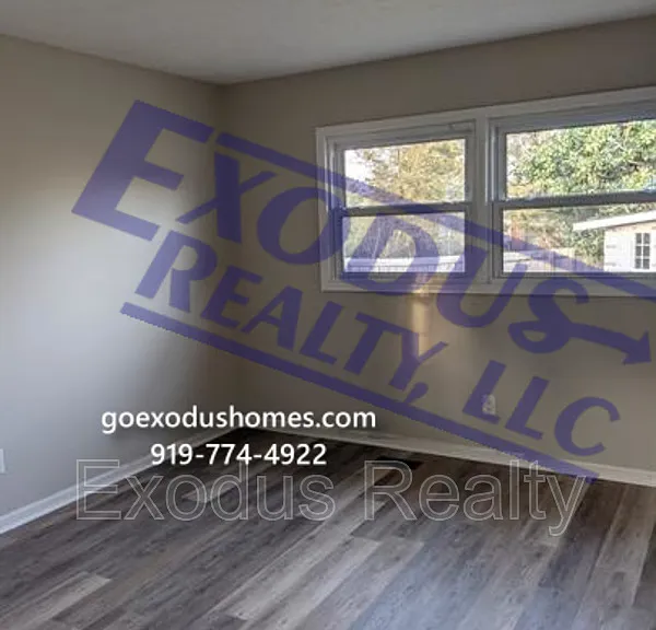 5812 Shenandoah Dr — Photo 4