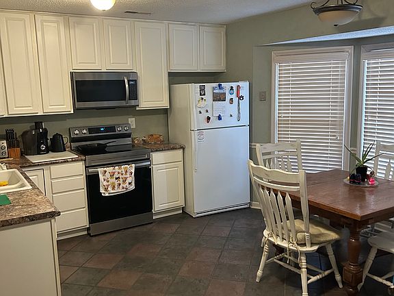 5th image of 6921 Steeplechase Dr NW