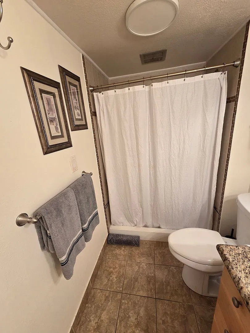 Furnished 1 bedroom in Waikiki — Photo 4