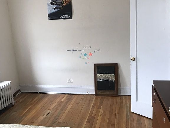 2nd image of 2436 43rd St APT 4E