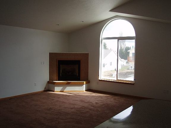 5th image of 1102 S Aspen Dr
